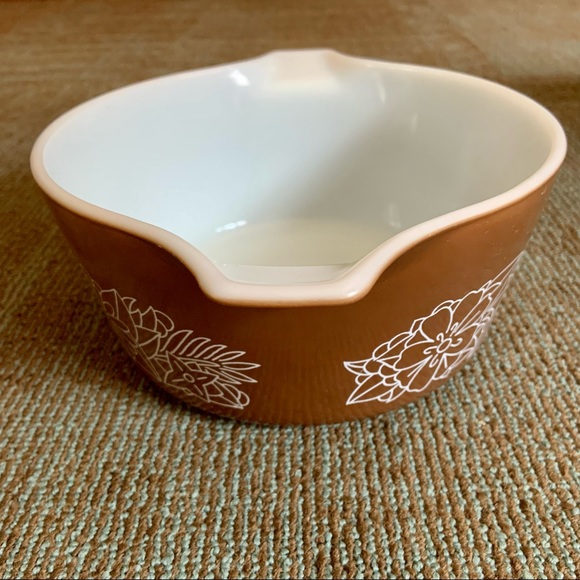 PYREX Vintage Round Woodland Brown 474-B 1.5 QT Cinderella Casserole NO LID - Picture 4 of 10
